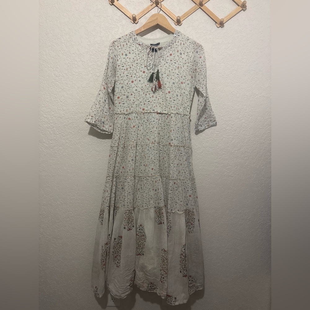 Vintage floral dress with beads embellishment on neckline brand Garb size medium
